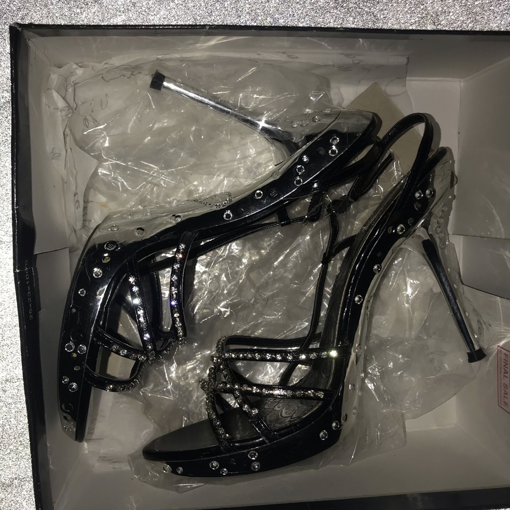 Heels - Picture 3 of 8